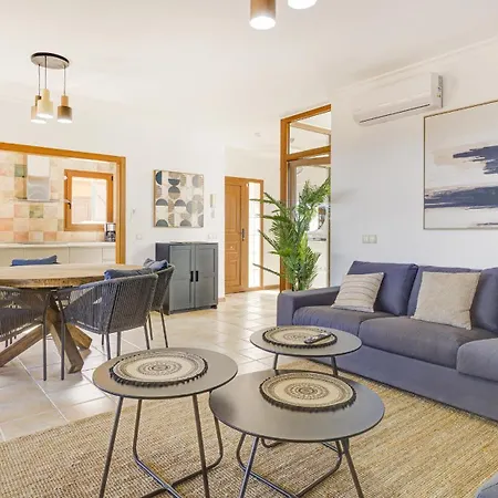 Anaiaks Ferienhaus *